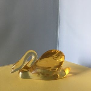 Amber Swan decor